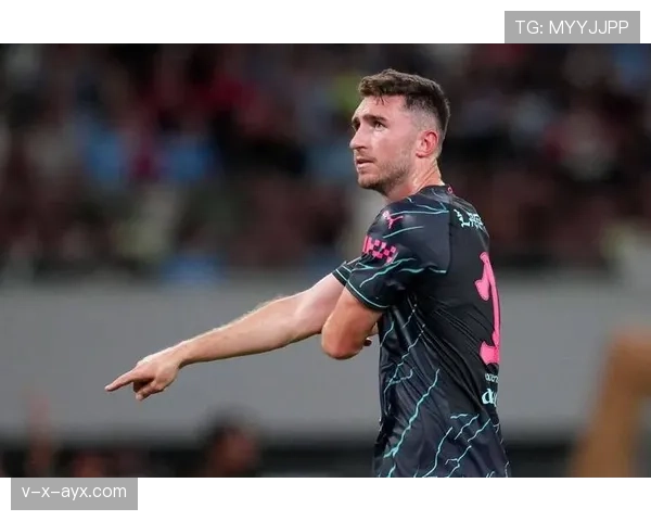 拉波尔特以坚韧与智慧铸就防线核心，助力球队防守体系迈上新台阶